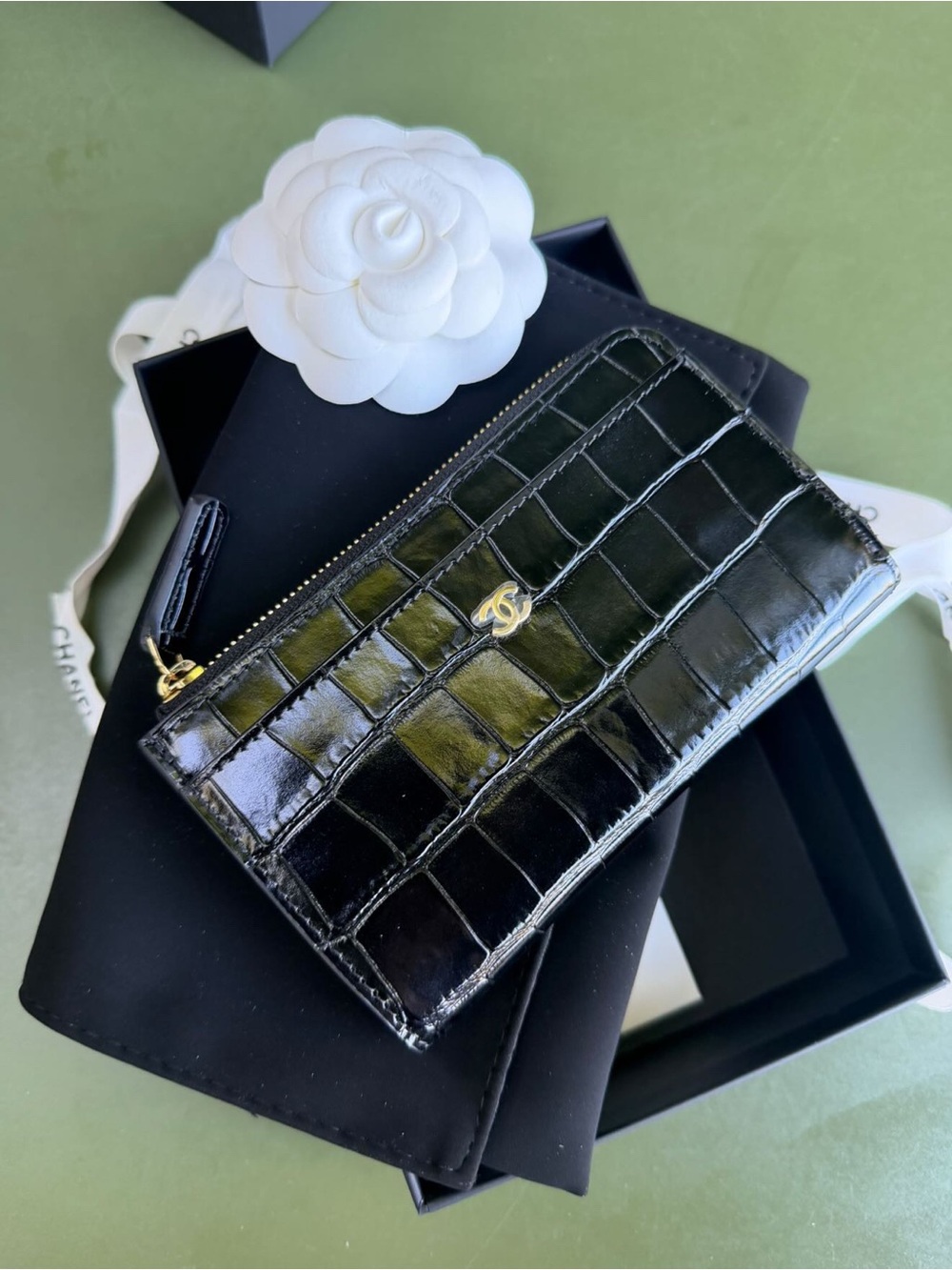 CHANEL Black Croc-Embossed d’art Zip Pouch Card Holder Wallet